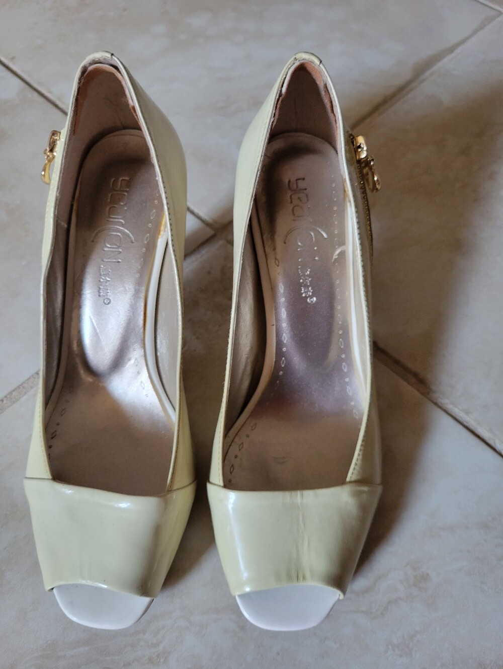 Pale Yellow Peep-Toe Heels with Gold Accent